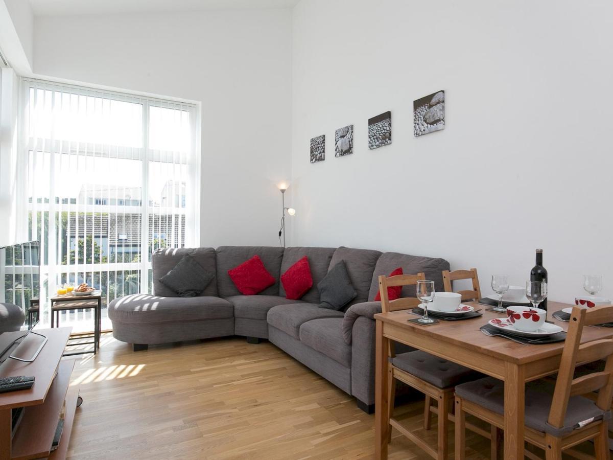 Pass The Keys 2 Bed Sea View Apartment With Balcony Parking Benllech Kültér fotó
