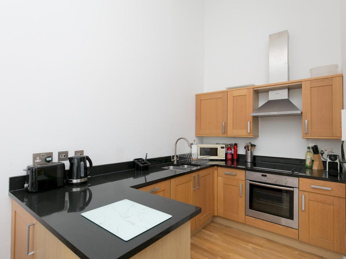 Pass The Keys 2 Bed Sea View Apartment With Balcony Parking Benllech Kültér fotó